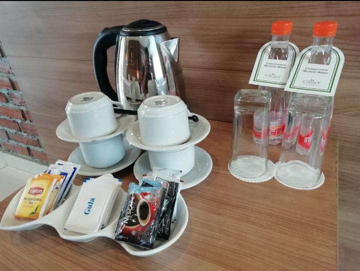 Coffe set & Mineral Watter Ciwidey Valley