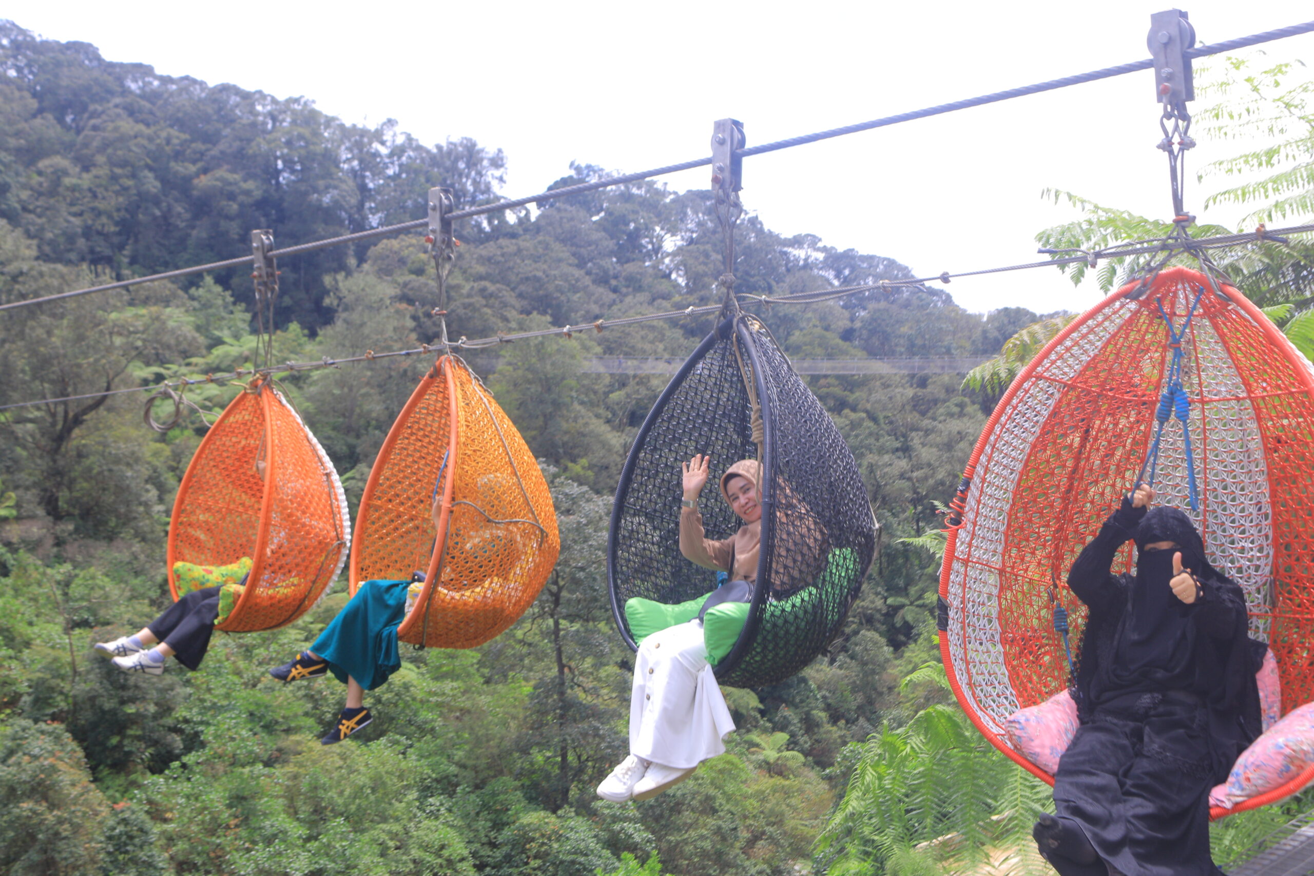 PAKET WISATA SEHARIAN CIWIDEY